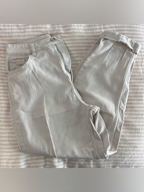 H&M Off-White Cropped Ankle Jeans